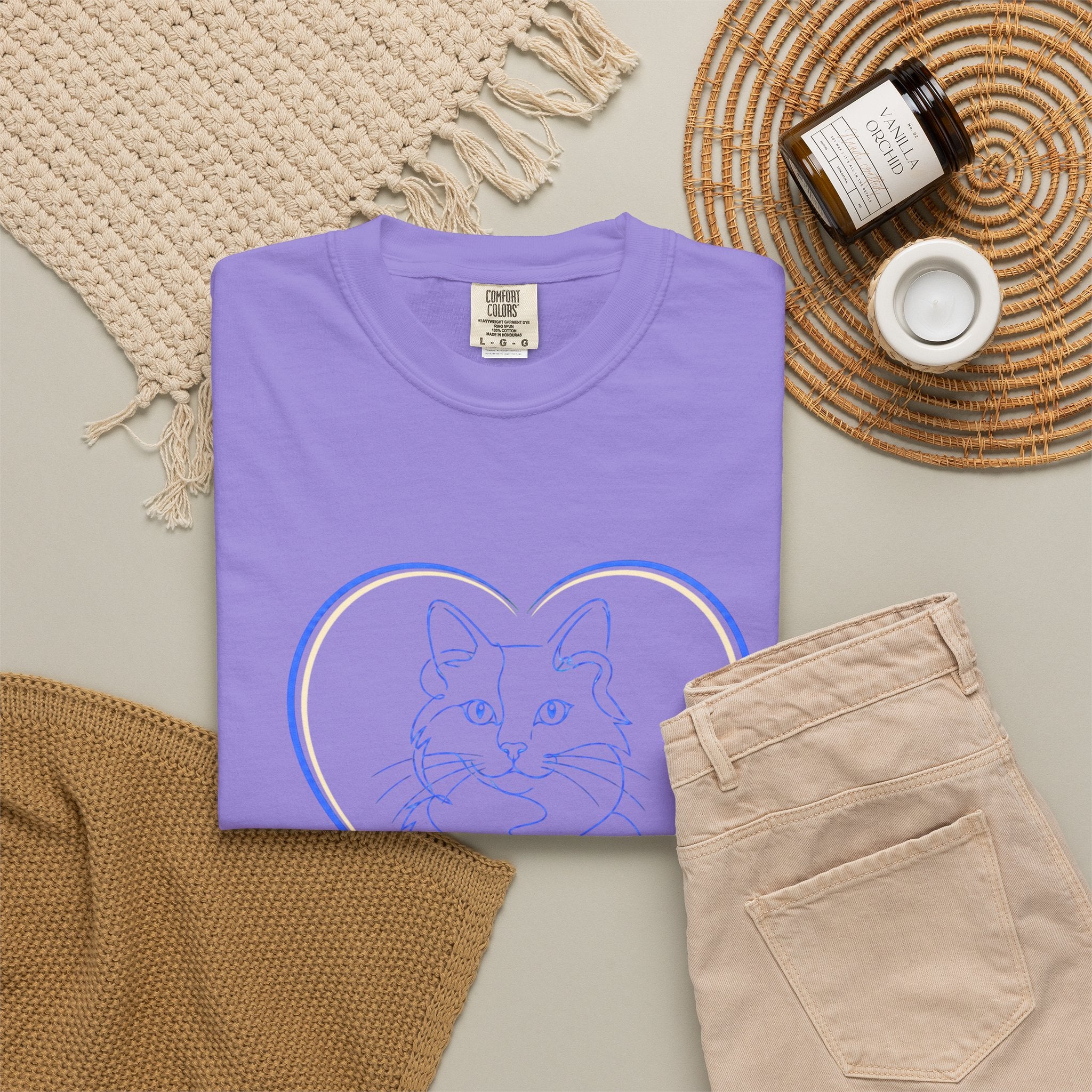 Best Friend Legs Cat T-Shirt — Cute Cat Heart Graphic Tee for Cat Lovers